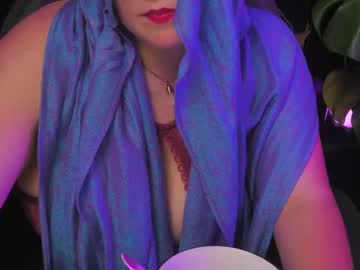 carlyraekares
