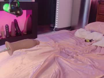 nikkibanksts
